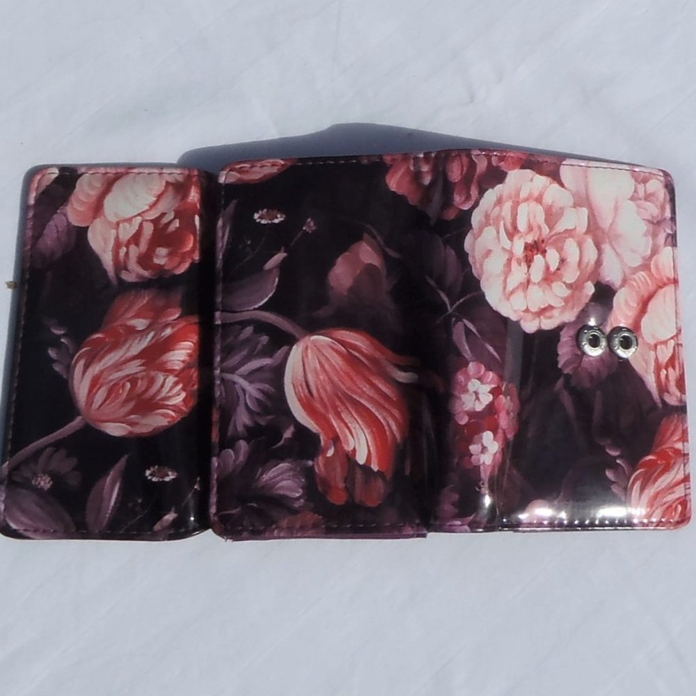 Floral Patent Leather Women’s Wallet - Pink Floral RFID - Picture 6 of 8